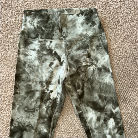Lululemon Athletica Diamond Dye Leggings - Picture 3 of 9
